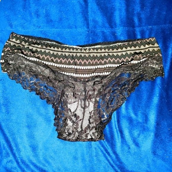 New without tags. Pattern and lace panties - Picture 1 of 3